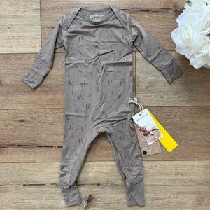 NWT Gunamuna 9-12m Convertible Bamboo Pajamas in National Parks